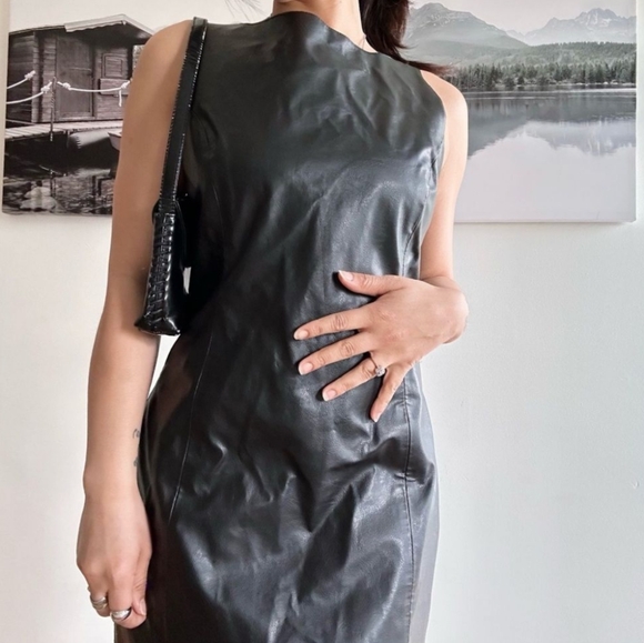 Laurence Roy| Black Faux Leather Sleeveless Midi Dress With Slit Distressed - Picture 14 of 15